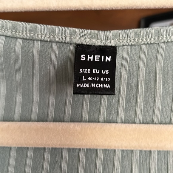 S H E I N Solid Sage Green Ribbed V-Neck Cropped Top w/Tie Front, Sz Large, EUC. - Picture 3 of 7